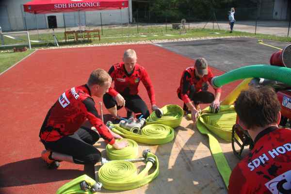 Hasičská soutěž v Hodonicích - Keywords: hasiči;sport