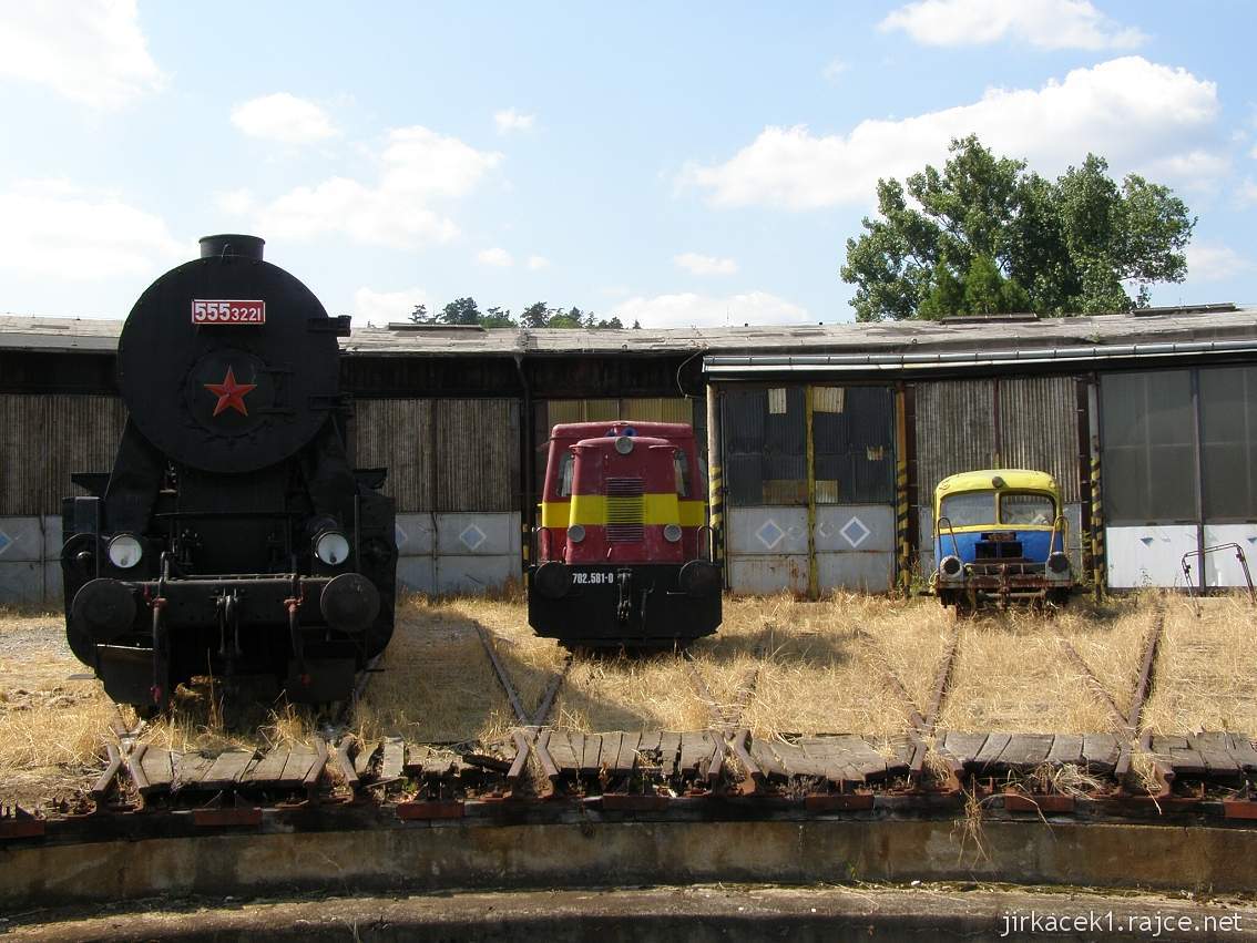Výtopna Zdice 20 -  parní lokomotiva řady 555 3221 Mazutka a motorová lokomotiva 1435 B 200 a unikátní železniční posunovadlo