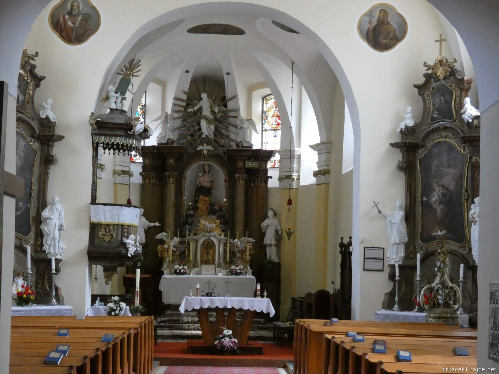 F - Koryčany - kostel sv. Vavřince 029 - interiér