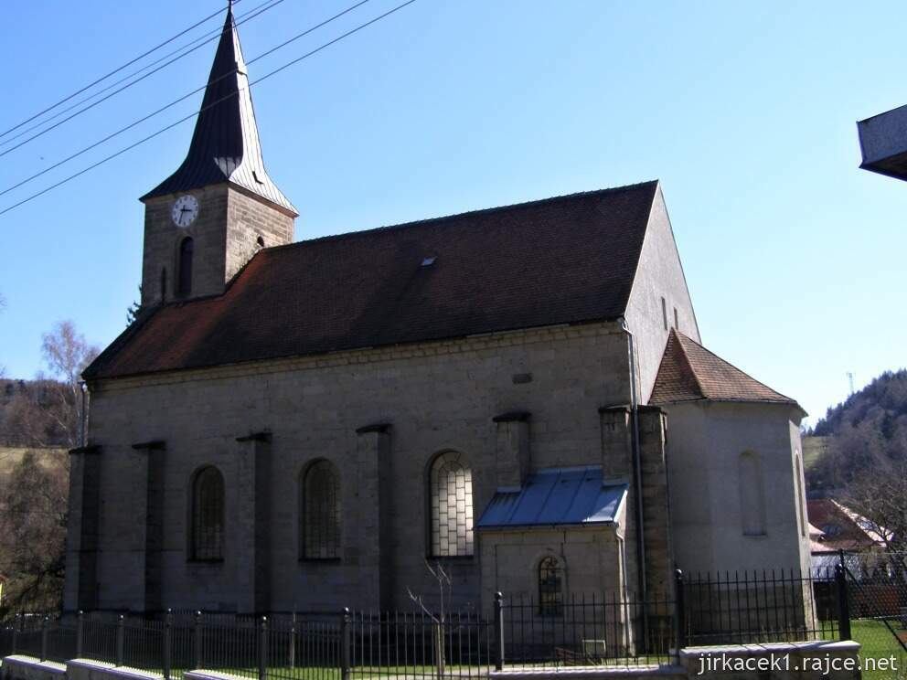 H - Rusava - evangelický kostel sv. Trojice v roce 2012
