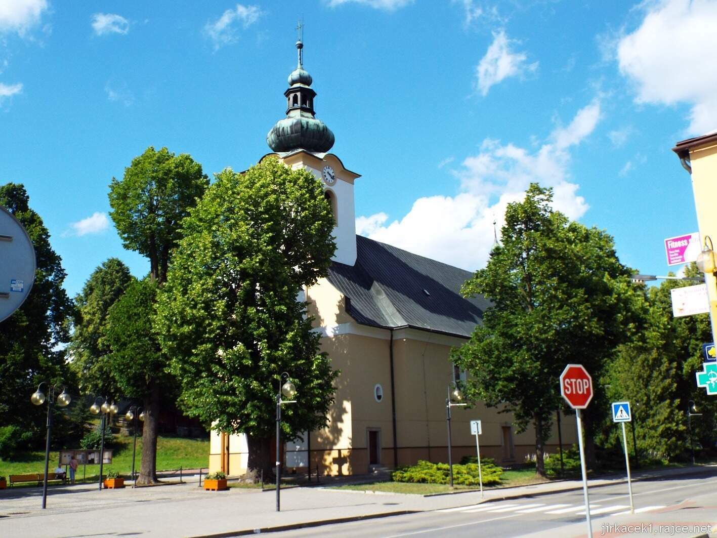 017 - Nový Hrozenkov - kostel sv. Jana Křtitele 02 - celkový pohled