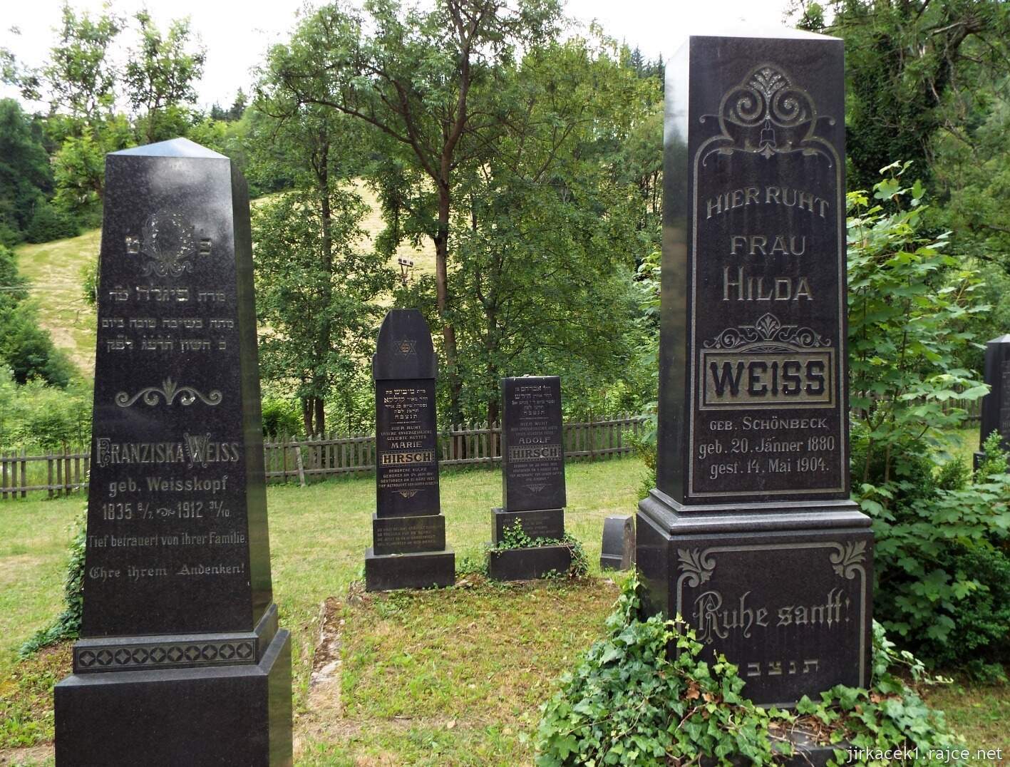 019 - Velké Karlovice - židovský hřbitov 19