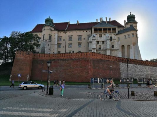 Polsko - město Krakow - Polsko - královské město Krakow - večerní procházka kolem krakowského hradu...