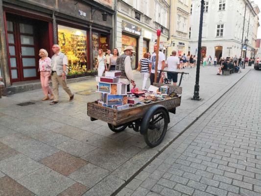 Polsko - město Krakow - Polsko - královské město Krakow - pojízdná prodejna na zápalky...