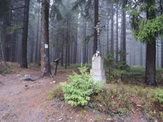 Gahlerův kříž na Nové Louce postavil lesní Gahler z Nové louky na památku své zemřelé dcerky.