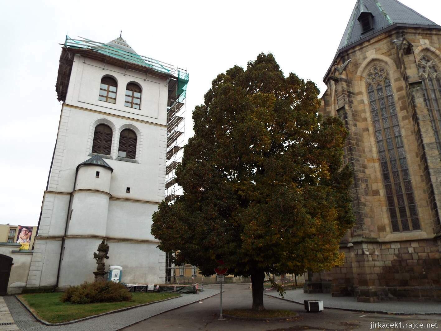 G - Vysoké Mýto - Kostel sv. Vavřince 18 - zadní pohled a zvonice